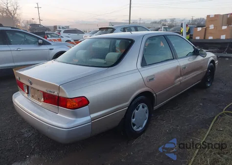 2000 Toyota Camry Ce from USA, damaged, VIN 4T1BG22K3YU681463